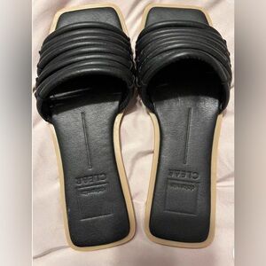 Dolce Vita  NYX  Stella  Flats Sandal BLACK Leather Size 7